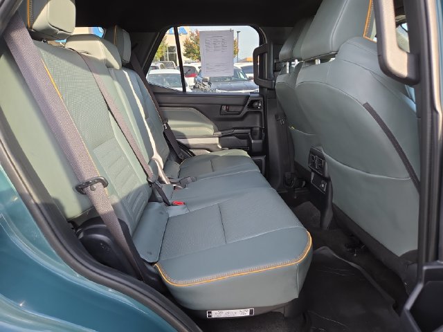 Used 2025 Toyota 4Runner Trailhunter AWD/4WD image 38
