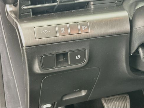 Used 2025 Hyundai Kona SEL FWD image 17