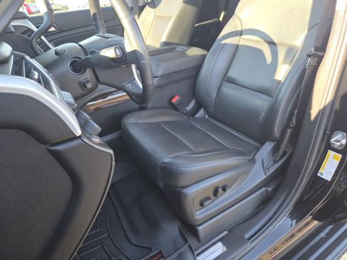 Used 2020 GMC Yukon XL SLT w/ Graphite Performance Edition image 31