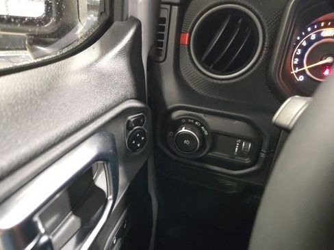 Used 2026 Jeep Wrangler Unlimited Rubicon image 19