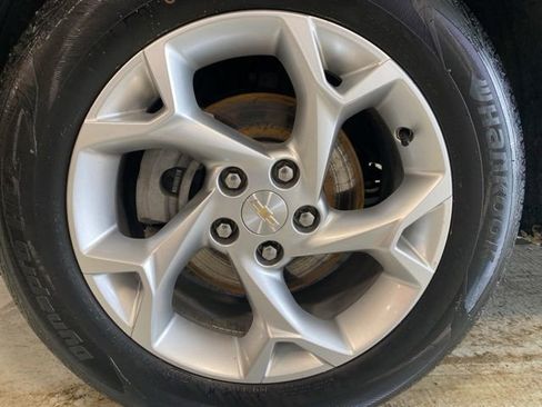 Used 2025 Chevrolet Trax LS w/ LS Convenience Package image 5