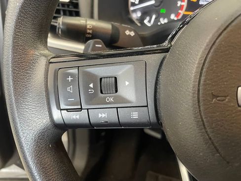 Used 2022 Nissan Rogue SV AWD/4WD image 12
