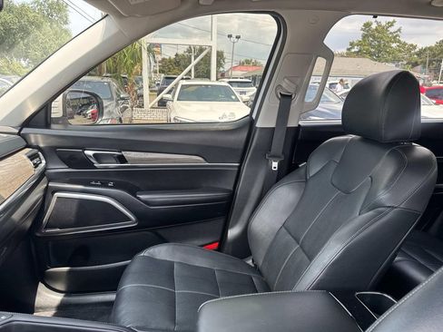 Used 2022 Kia Telluride EX w/ EX Premium Package AWD/4WD image 17