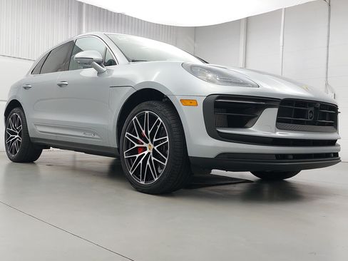 Certified 2026 Porsche Macan S AWD/4WD image 9
