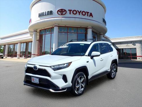 Certified 2022 Toyota RAV4 SE w/ Weather & Moonroof Package AWD/4WD image 1