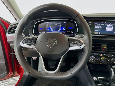 Used 2024 Volkswagen Jetta SE w/ Panoramic Sunroof Package FWD image 18