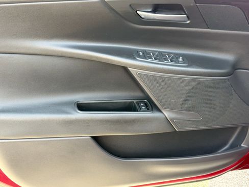 Used 2017 Jaguar XE image 21