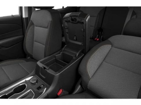 Used 2021 Chevrolet Traverse LS image 18