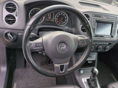 Used 2017 Volkswagen Tiguan S image 18