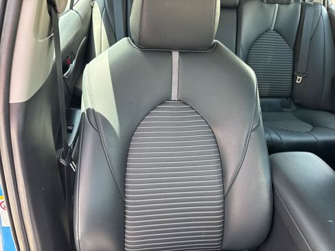 Used 2019 Toyota Camry SE FWD image 10