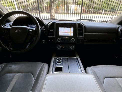 Used 2019 Ford Expedition Limited w/ Equipment Group 302A RWD image 15