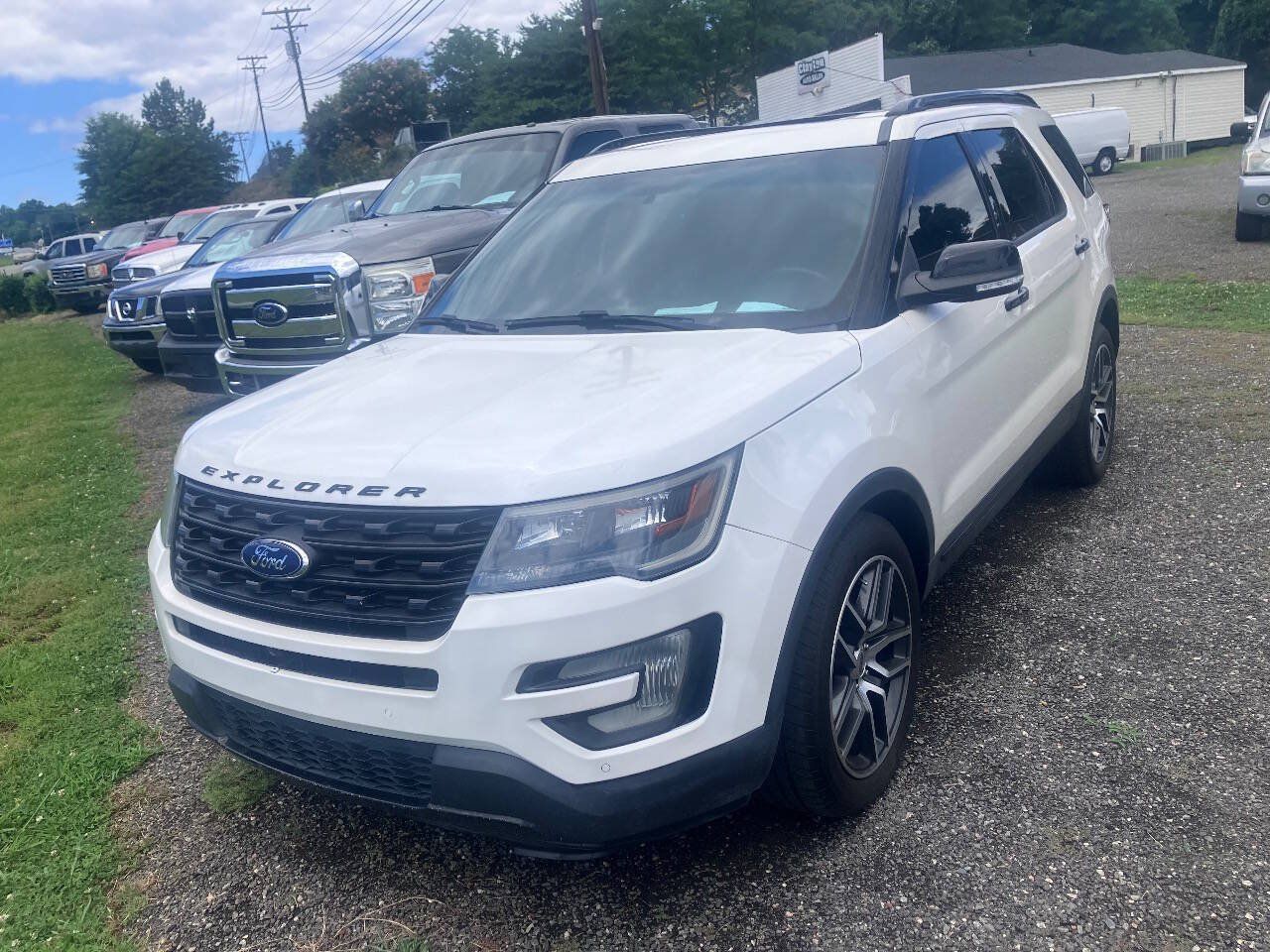 Used 2016 Ford Explorer Sport w/ Equipment Group 401A AWD/4WD image 3