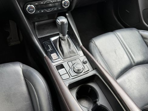 Used 2018 MAZDA MAZDA3 Touring image 17