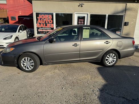 Used 2005 Toyota Camry LE image 5