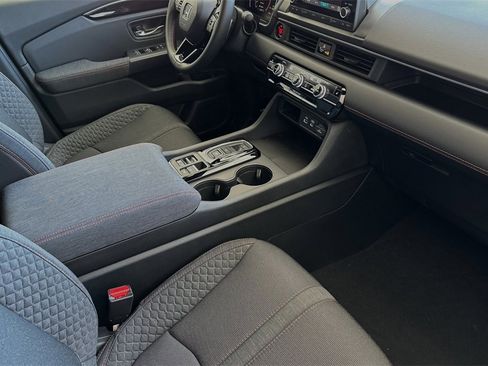 New 2025 Honda Pilot Sport image 16