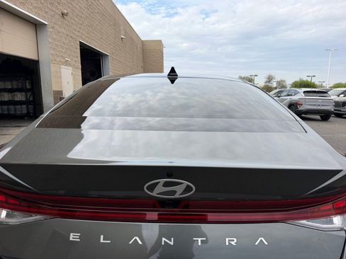 Used 2024 Hyundai Elantra SEL w/ Convenience Package FWD image 23