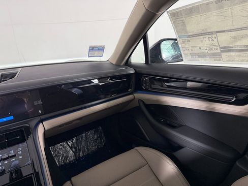 New 2025 Porsche Panamera image 22