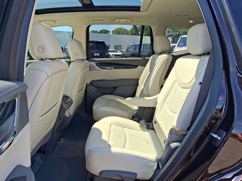 Used 2020 Cadillac XT6 Premium Luxury FWD image 10