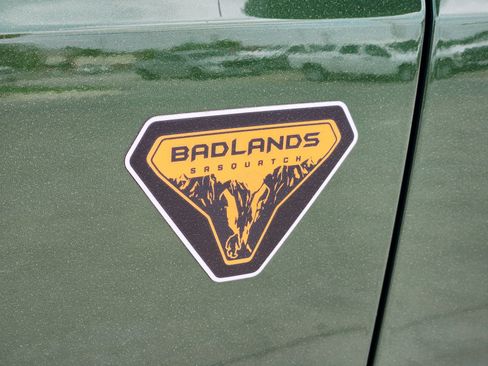 Used 2024 Ford Bronco Badlands AWD/4WD image 13