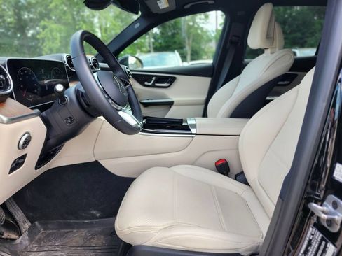 Certified 2025 Mercedes-Benz GLC 300 4MATIC image 19