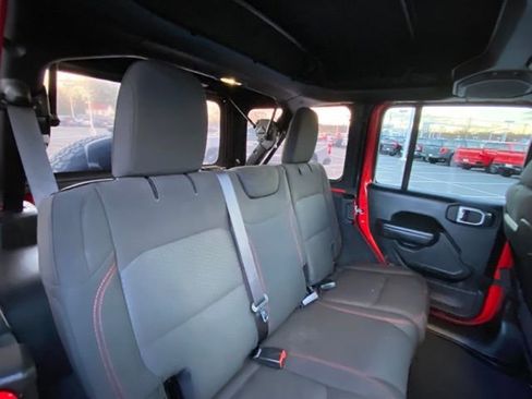 Used 2022 Jeep Wrangler Unlimited Rubicon w/ LED Lighting Group image 26