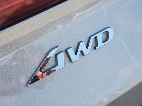 Used 2025 Genesis GV80 2.5T Standard AWD/4WD image 13
