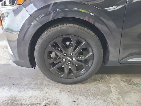 Used 2024 Kia Carnival SX Prestige FWD image 11