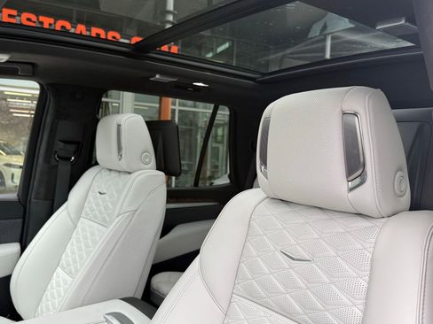 Used 2026 Cadillac Escalade Platinum Sport w/ LPO, ONYX Package image 11