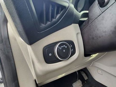 Used 2019 Ford Transit Connect XLT image 11