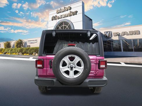 Used 2022 Jeep Wrangler Unlimited Sport AWD/4WD image 6