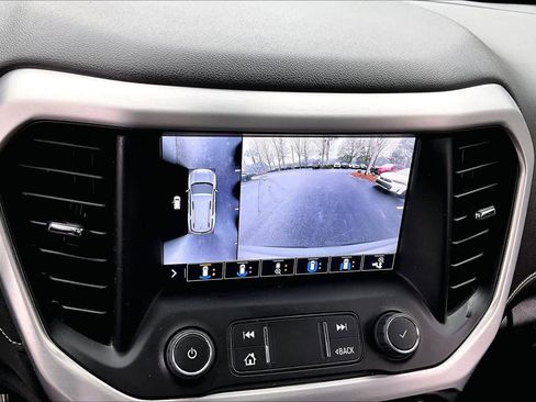 Used 2020 GMC Acadia SLT w/ Driver Alert Package II image 26