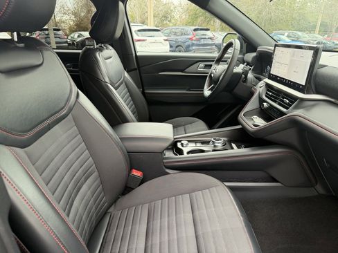 Used 2025 Ford Explorer ST-Line image 10