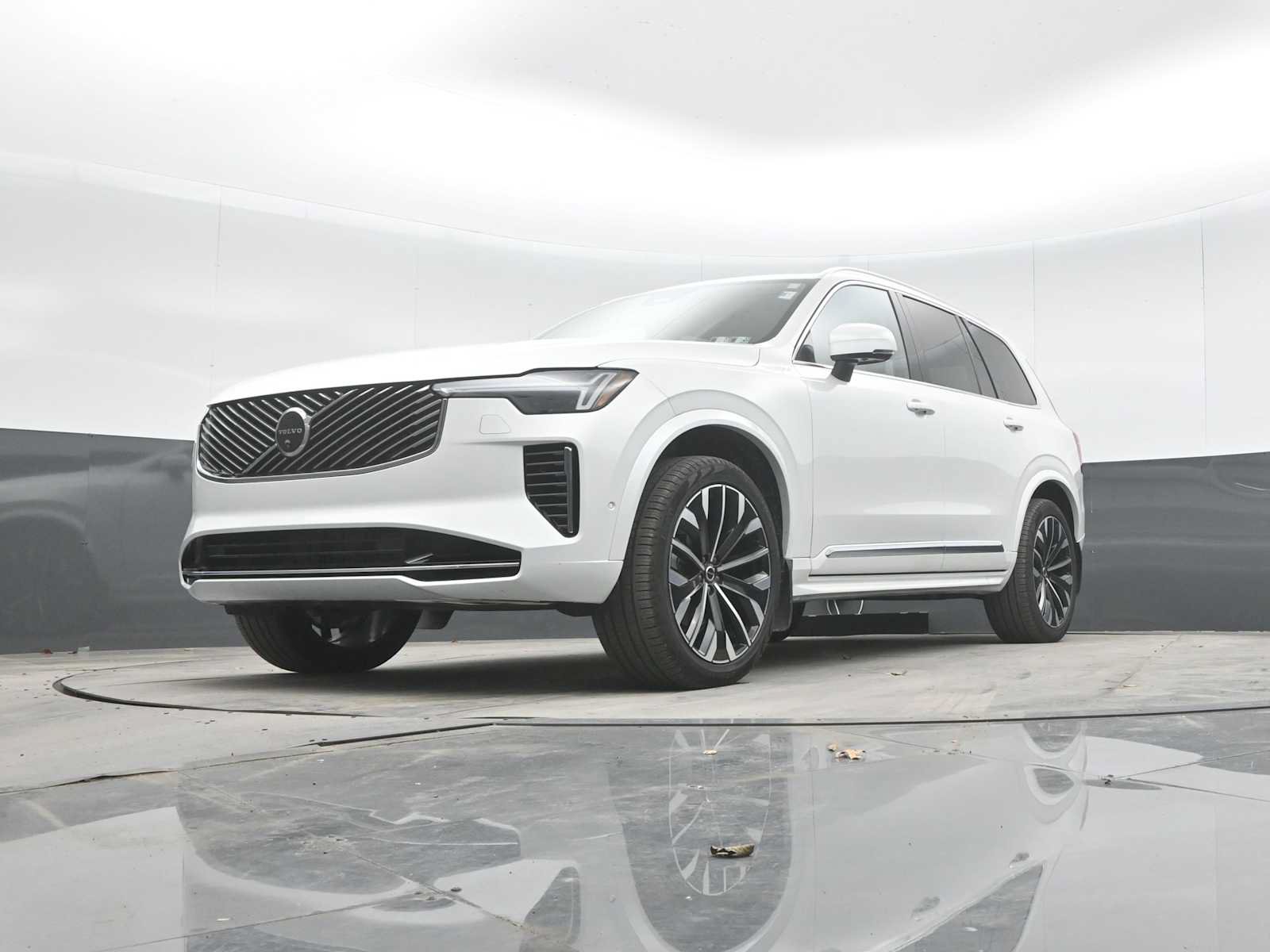 Used 2026 Volvo XC90 B6 Ultra w/ Protection Package AWD/4WD image 26