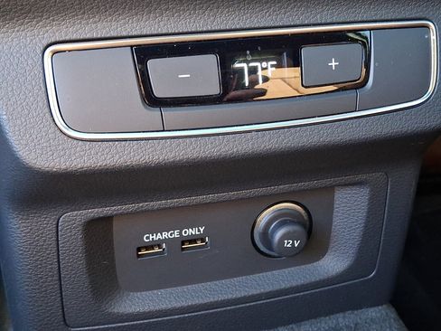 Certified 2025 Audi Q5 2.0T Premium Plus w/ Premium Plus Package image 11