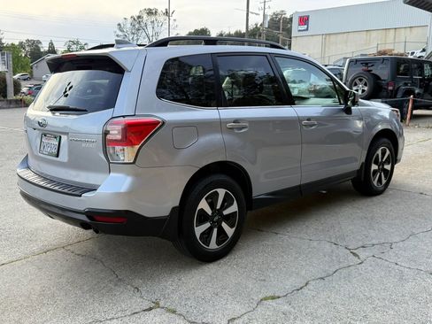 Used 2017 Subaru Forester 2.5i Limited AWD/4WD image 7