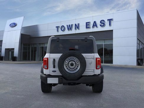 New 2025 Ford Bronco image 5