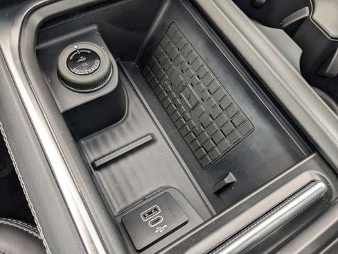 Used 2025 Ford Expedition Platinum w/ Stealth Performance Package AWD/4WD image 27