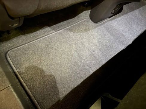 Used 2023 Chevrolet Equinox LT image 19