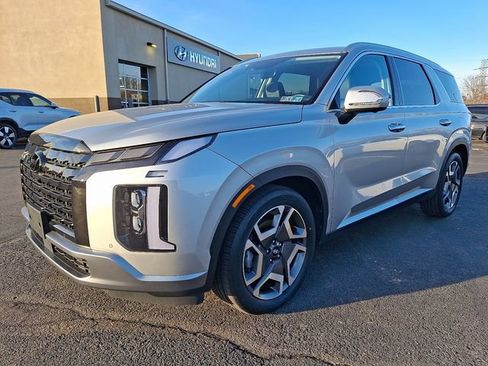 Used 2024 Hyundai Palisade SEL w/ Premium Package AWD/4WD image 3