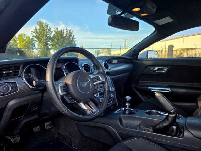 Used 2017 Ford Mustang GT w/ GT Performance Package RWD image 11