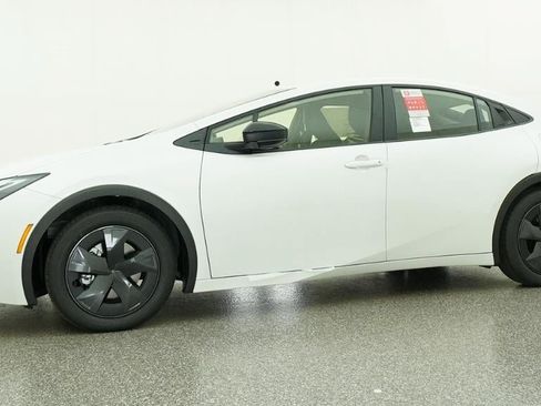 New 2026 Toyota Prius Plug-In Hybrid FWD image 18