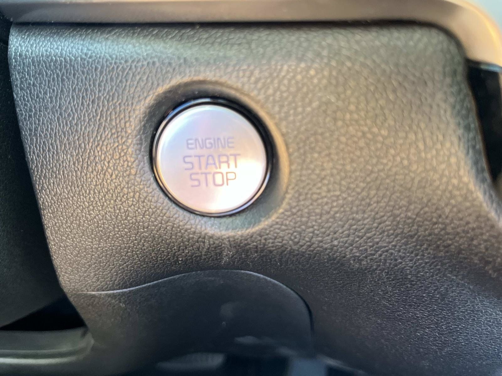 Used 2025 Kia Sorento LX FWD image 34