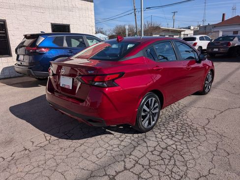 Used 2021 Nissan Versa SR image 6