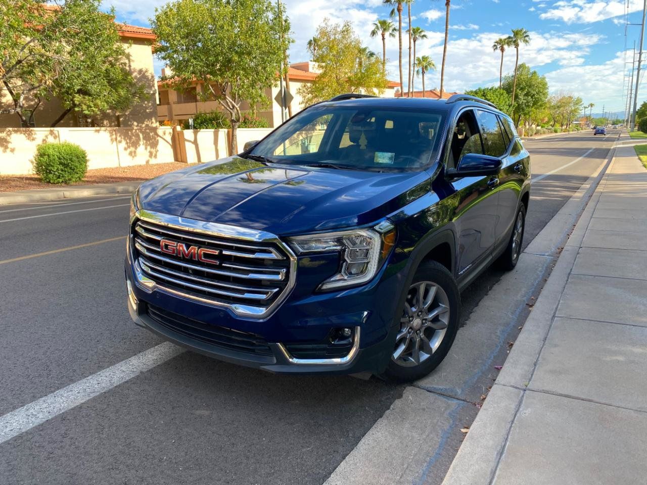 Used 2022 GMC Terrain SLT w/ Tech Package AWD/4WD image 4
