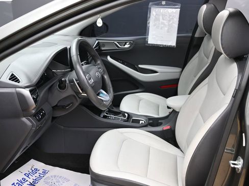 Used 2022 Hyundai Ioniq Limited FWD image 17