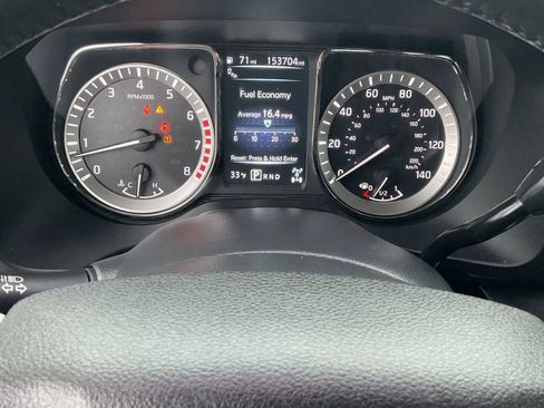 Used 2017 Nissan Titan SV image 27