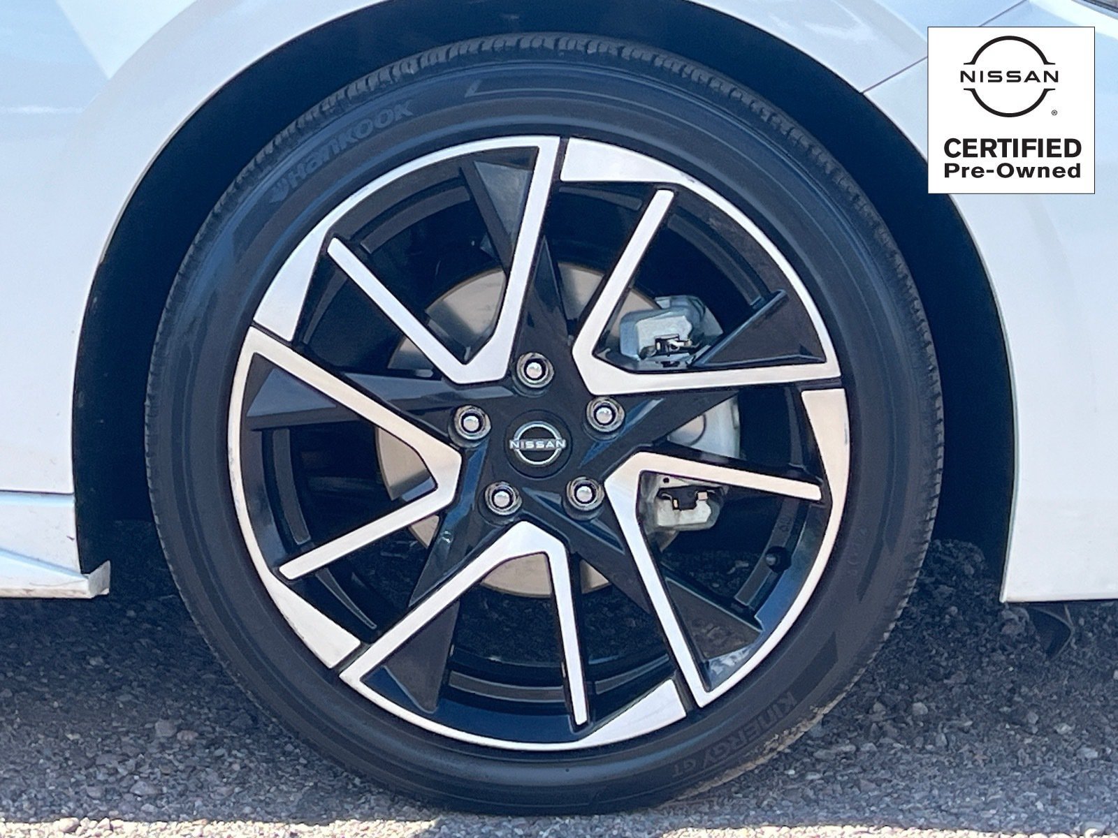Certified 2025 Nissan Sentra SR FWD image 8
