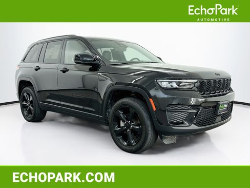 Used 2023 Jeep Grand Cherokee Altitude AWD/4WD image 1