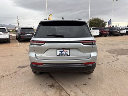 New 2026 Jeep Grand Cherokee Altitude image 6