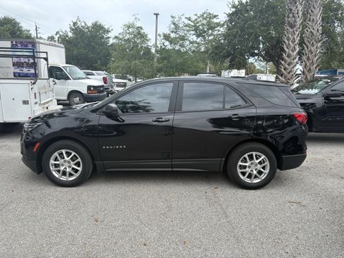 Used 2023 Chevrolet Equinox LS w/ Driver Confidence II Package FWD image 4